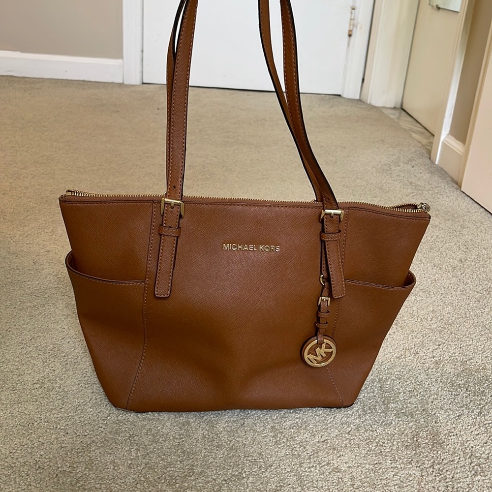 Michael Kors Charlotte Large Saffiano Leather Top-Zip Tote Bag